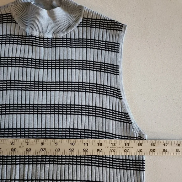 Vintage Burberrys Silk Blue Striped Sleeveless Ribbed Knit Women's Top S… - Picture 6 of 16